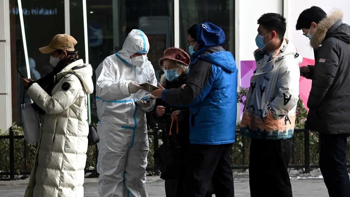 ¿Personas inmunes al covid-19? Científicos estudian a quienes aún no se contagian