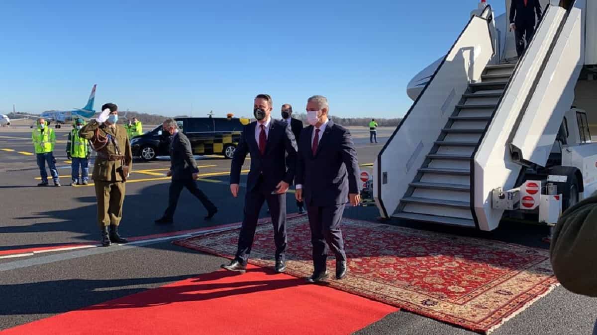Iván Duque llegando a Luxemburgo