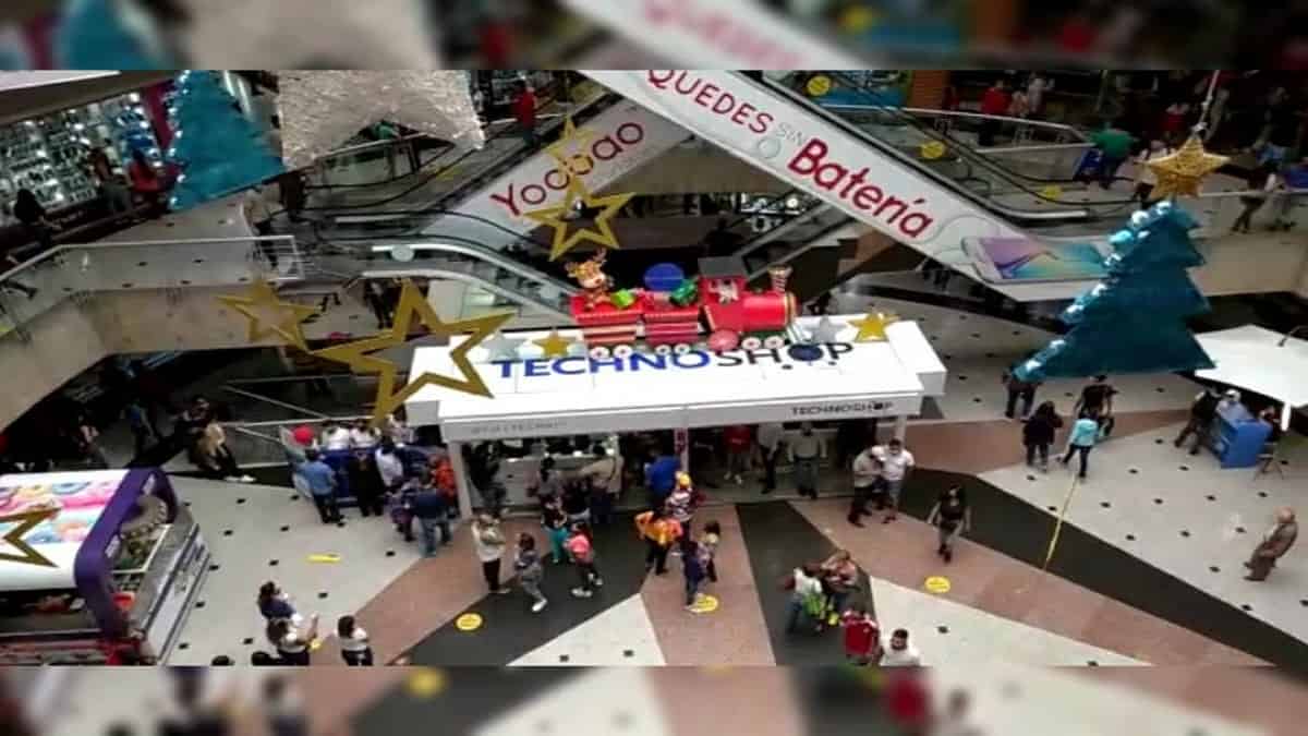 Foto: captura Sin distanciamiento social: Venezolanos aprovechan el Black Friday en medio de la pandemia